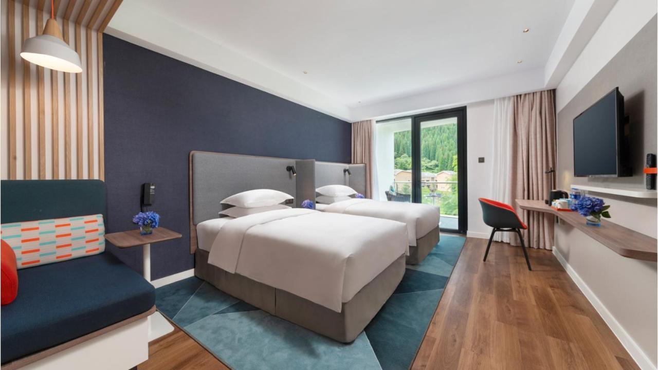 Holiday Inn Express Qiliping By Ihg Emeishan Εξωτερικό φωτογραφία